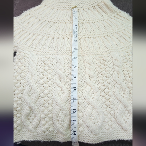 **SOLD** Carraigdonn Merino Wool Cable Knit Sweater - Picture 2 of 7